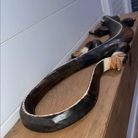 Handcrafted Wooden Lizard Decor - Picture 4 of 10
